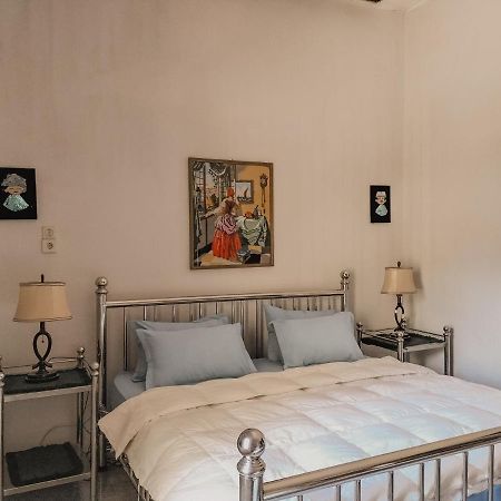 Brussels Homestay Balige Exterior photo